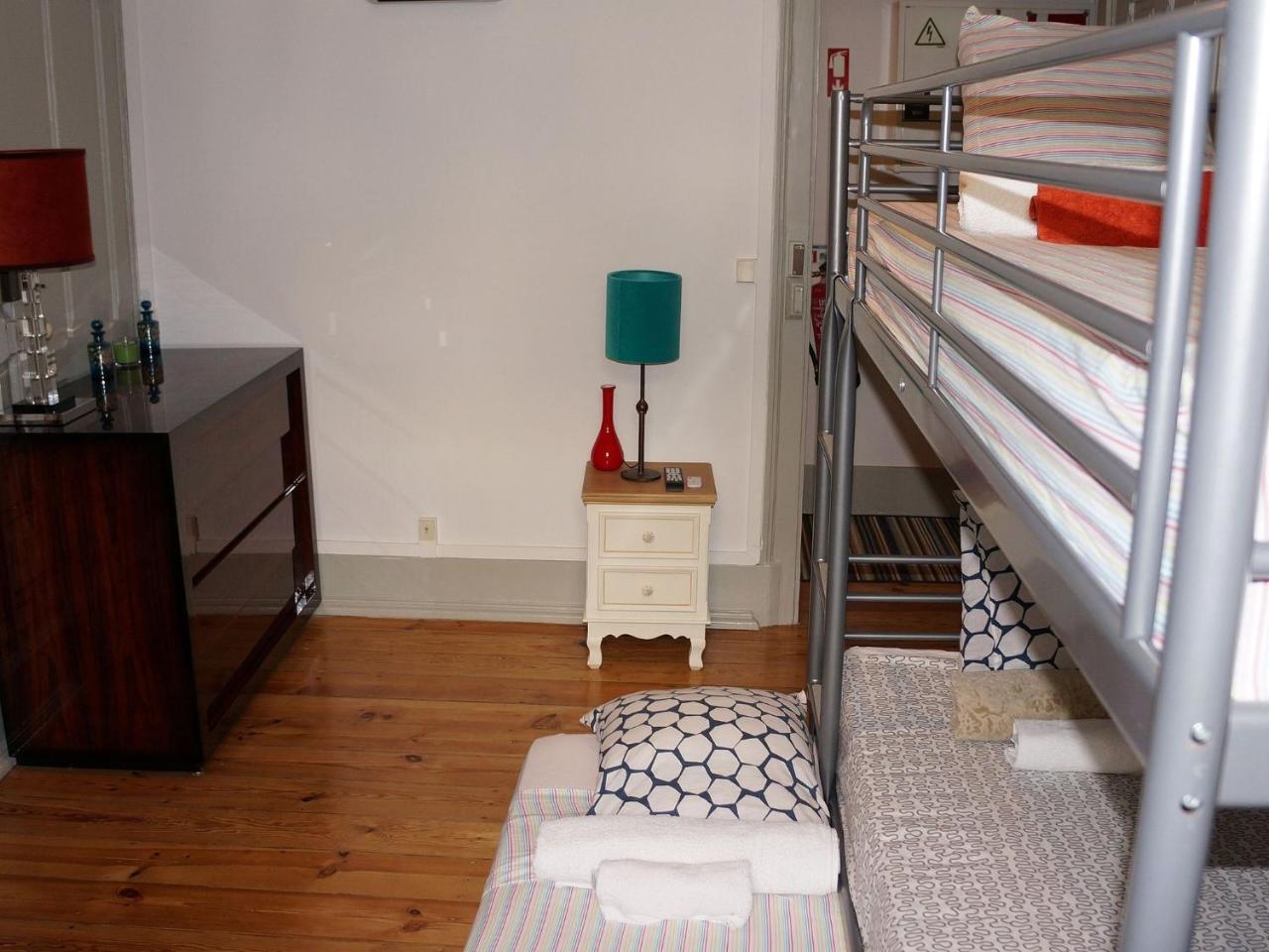 White And Grey Apartamento Lisboa